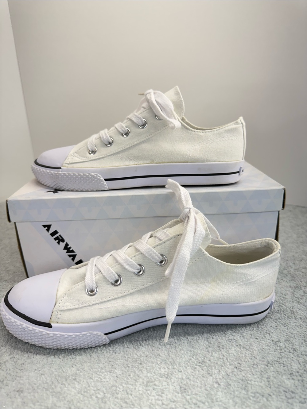 Airwalk Legacee Shoes Youth 4 White Canvas Shoes Low Top Lace-Up Casual Retro